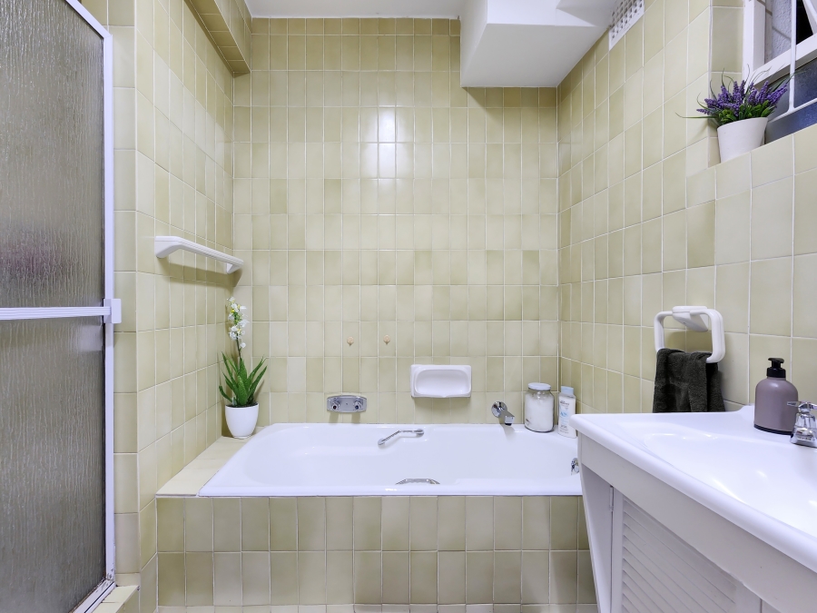 3 Bedroom Property for Sale in Sea Point Western Cape